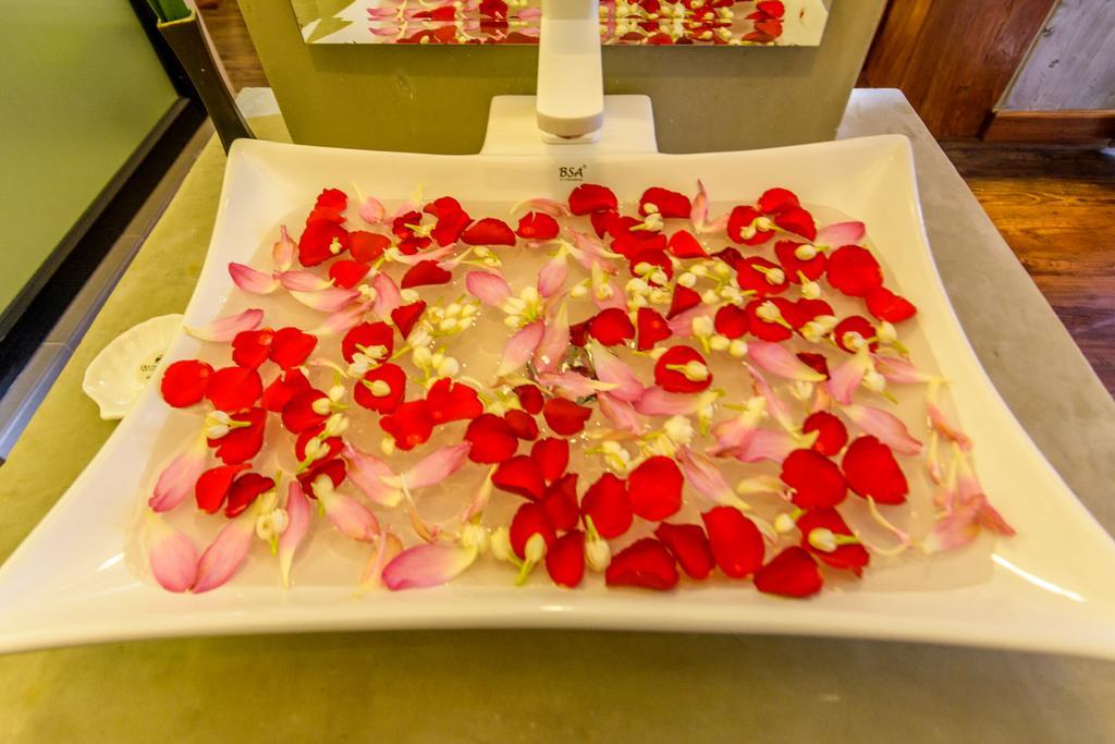 Double Leaf Boutique Hotel Phnom Penh Bagian luar foto