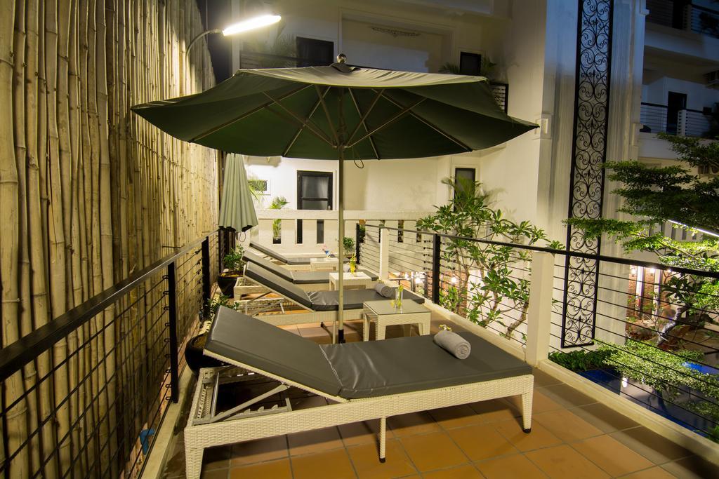 Double Leaf Boutique Hotel Phnom Penh Bagian luar foto
