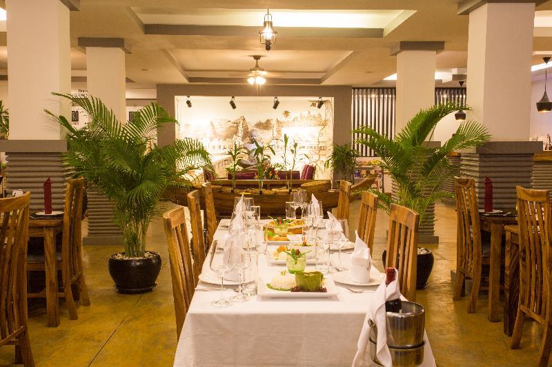 Double Leaf Boutique Hotel Phnom Penh Bagian luar foto