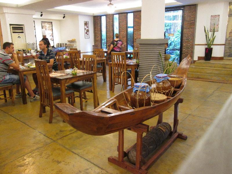 Double Leaf Boutique Hotel Phnom Penh Bagian luar foto