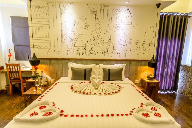 Double Leaf Boutique Hotel Phnom Penh Bagian luar foto